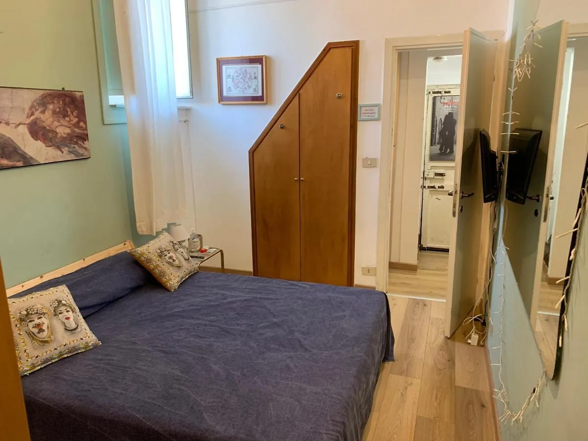 Alfredo Apartment A Casa Di Alfredo パレルモ 別荘