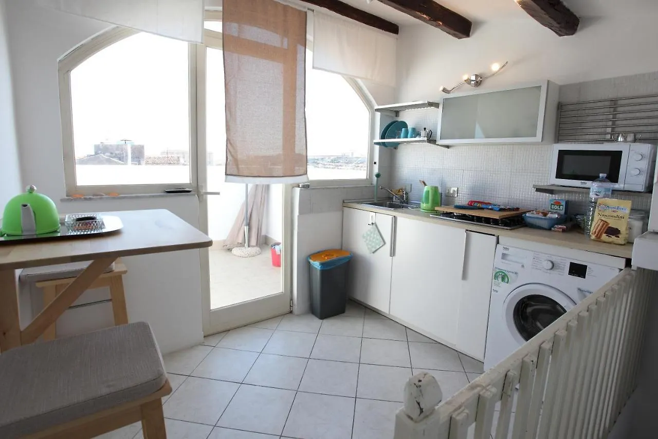 Alfredo Apartment A Casa Di Alfredo パレルモ 0*,