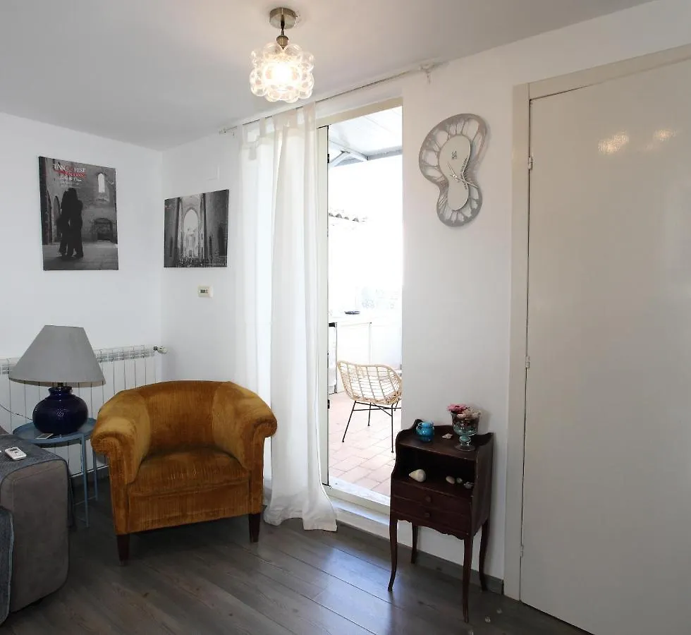 Alfredo Apartment A Casa Di Alfredo パレルモ 別荘