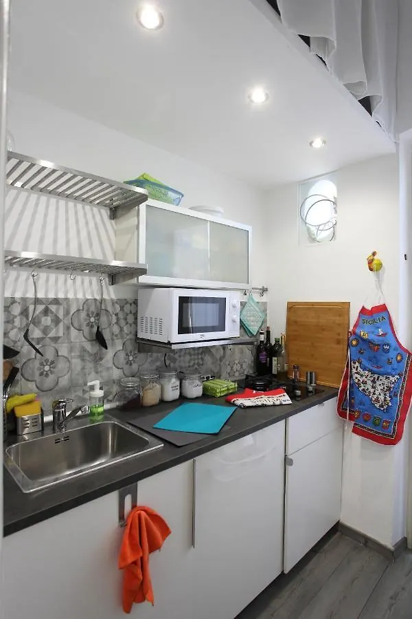 別荘 Alfredo Apartment A Casa Di Alfredo パレルモ イタリア